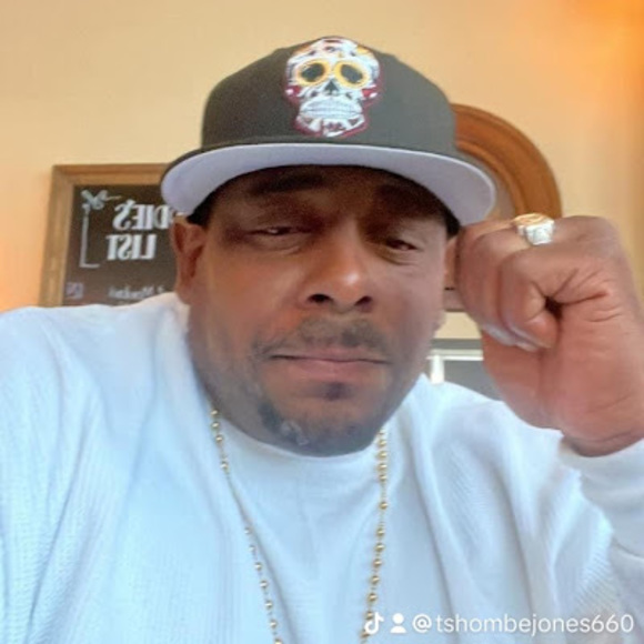 tshombejones33